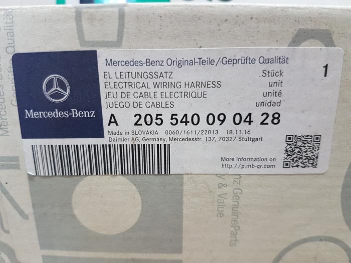 Cable de carga híbrido de un Mercedes-Benz C Estate (S205) C-350 e 2.0 16V 2018