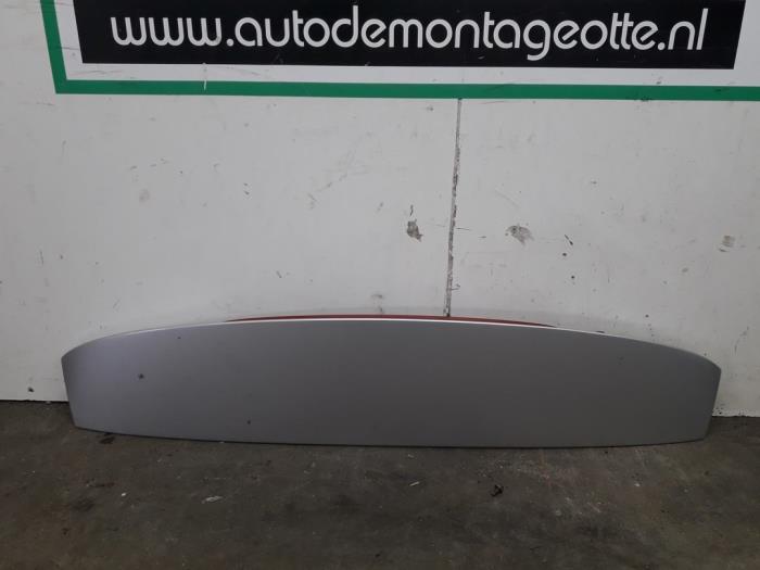 Tailgate spoiler