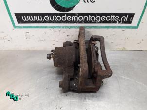 Used Rear brake calliper, right Kia Sorento I (JC) 2.5 CRDi 16V Price € 25,00 Margin scheme offered by Autodemontagebedrijf Otte