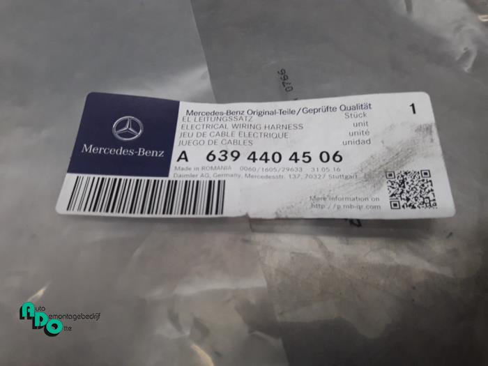 ABS Sensor Mercedes E 2.7 E-270 CDI 20V - A2205453128