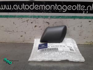 New Cover cap headlight washer left Mercedes Vito (639.7) 2.2 111 CDI 16V Price € 18,15 Inclusive VAT offered by Autodemontagebedrijf Otte
