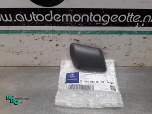 New Cover cap headlight washer right Mercedes Vito (639.7) 2.2 115 CDI 16V Price € 18,15 Inclusive VAT offered by Autodemontagebedrijf Otte