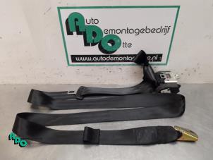 Used Rear seatbelt, right Volkswagen Golf V (1K1) 1.6 FSI 16V Price € 20,00 Margin scheme offered by Autodemontagebedrijf Otte