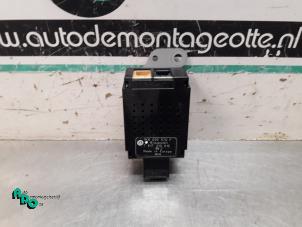 Usados Amplificador de antena Volkswagen Golf V (1K1) 1.6 FSI 16V Precio € 15,00 Norma de margen ofrecido por Autodemontagebedrijf Otte