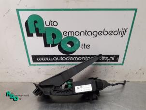 Used Throttle pedal position sensor Volkswagen Golf V (1K1) 1.6 FSI 16V Price € 25,00 Margin scheme offered by Autodemontagebedrijf Otte