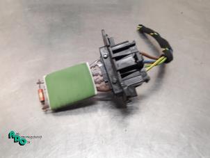 Used Heater resistor Opel Corsa D 1.3 CDTi 16V ecoFLEX Price € 10,00 Margin scheme offered by Autodemontagebedrijf Otte