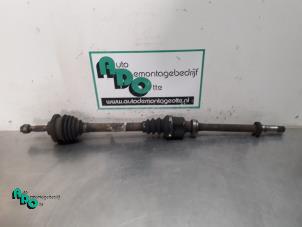Used Front drive shaft, right Peugeot 206 (2A/C/H/J/S) 1.4 16V Price € 15,00 Margin scheme offered by Autodemontagebedrijf Otte