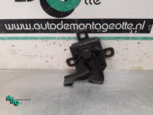 Used Bonnet lock mechanism Fiat Panda (169) 1.2 Fire Price € 15,00 Margin scheme offered by Autodemontagebedrijf Otte