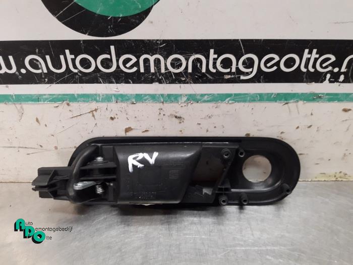 Front door handle 4-door, right Seat Cordoba 1.4 16V - 6L0837114