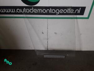 Usados Ventanilla de puerta de 2 puertas derecha Mercedes Sprinter Precio € 25,00 Norma de margen ofrecido por Autodemontagebedrijf Otte
