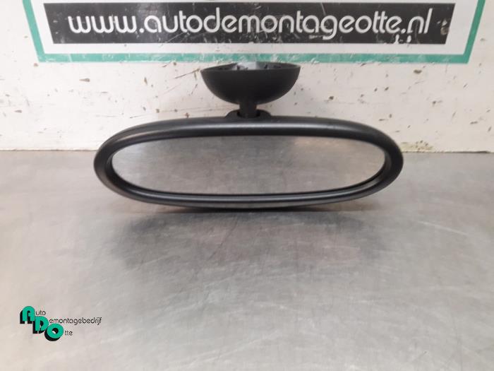 Usados Retrovisor interior BMW Mini (R50/53) 1.6 16V Cooper Precio € 15,00 Norma de margen ofrecido por Autodemontagebedrijf Otte