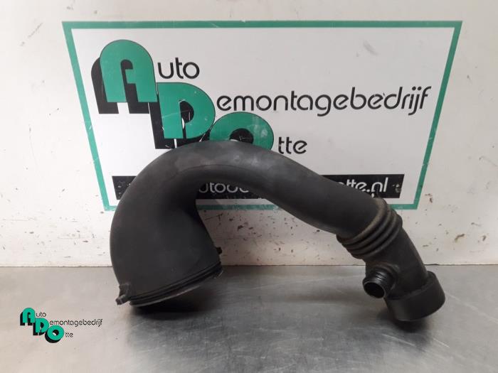 Air intake hose BMW 3 serie 320d 16V 13712247394