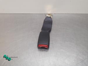 Usagé Insertion ceinture de sécurité arrière droite Toyota Corolla (E12) 1.4 16V VVT-i Prix € 10,00 Règlement à la marge proposé par Autodemontagebedrijf Otte