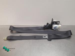 Used Rear seatbelt, left Toyota Corolla (E12) 1.4 16V VVT-i Price € 20,00 Margin scheme offered by Autodemontagebedrijf Otte
