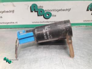Usagé Pompe lave-glace arrière Suzuki Alto (RF410) 1.1 16V Prix € 10,00 Règlement à la marge proposé par Autodemontagebedrijf Otte