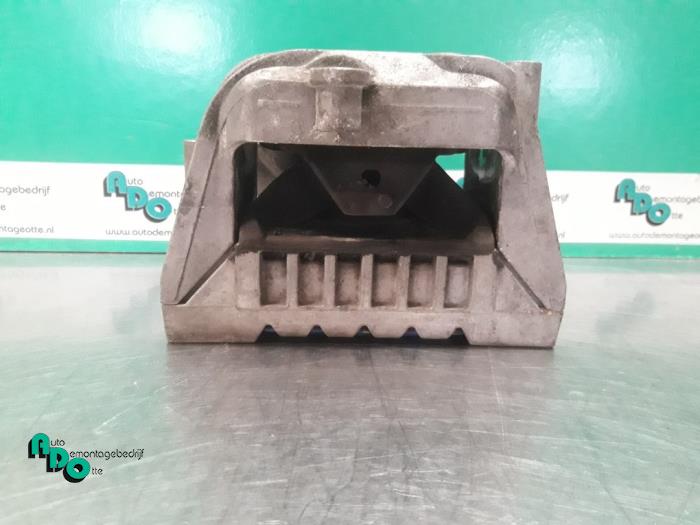 Usagé Support moteur Volkswagen Jetta III (1K2) 1.9 TDI Prix € 20,00 Règlement à la marge proposé par Autodemontagebedrijf Otte
