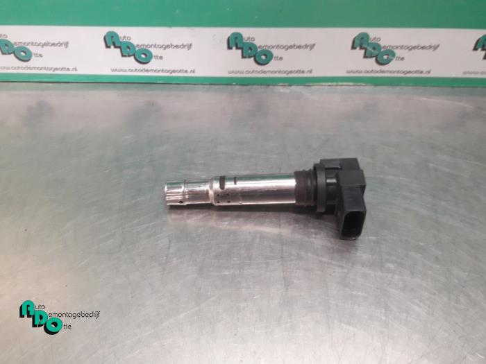 Usagé Broche bobine Volkswagen Golf IV (1J1) 1.6 16V Prix € 10,00 Règlement à la marge proposé par Autodemontagebedrijf Otte