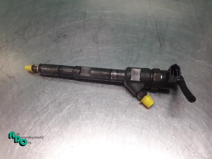 Usagé Injecteurs Hyundai H-300 2.5 CRDi Prix € 75,00 Règlement à la marge proposé par Autodemontagebedrijf Otte