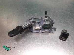 Used Ignition lock + key Opel Astra H GTC (L08) 1.4 16V Twinport Price € 25,00 Margin scheme offered by Autodemontagebedrijf Otte