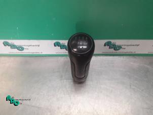 Used Gear stick knob Volkswagen Fox (5Z) 1.2 Price € 10,00 Margin scheme offered by Autodemontagebedrijf Otte