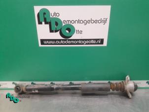 Used Rear shock absorber, left Volkswagen Fox (5Z) 1.2 Price € 20,00 Margin scheme offered by Autodemontagebedrijf Otte