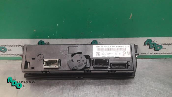 Heater control panel from a BMW 1 serie (E87/87N) 116i 1.6 16V 2005