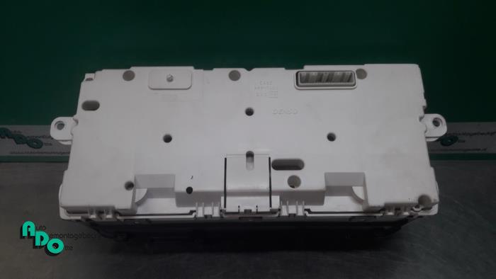 Instrument panel from a Daihatsu Cuore (L251/271/276) 1.0 12V DVVT 2005