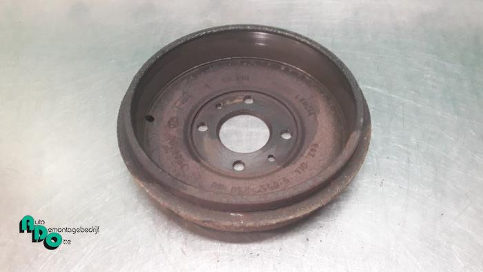 Rear brake drum from a Fiat Multipla (186)  2004