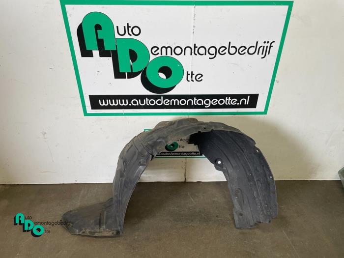 Używane Nadkole Mazda 5 (CR19) 2.0i 16V Cena € 25,00 Procedura marży oferowane przez Autodemontagebedrijf Otte