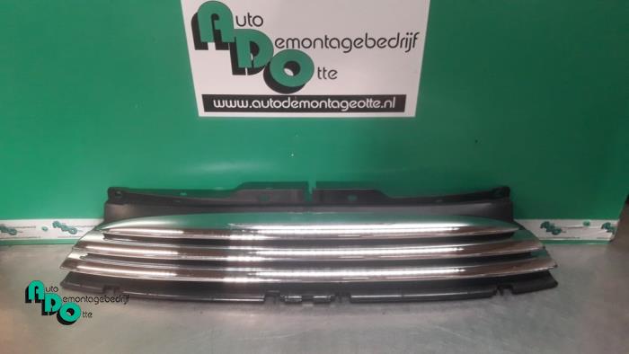 Używane Grill Mini Cooper Cena € 50,00 Procedura marży oferowane przez Autodemontagebedrijf Otte