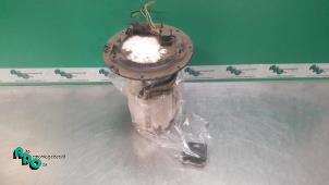 Usados Bomba eléctrica de combustible Mazda 5 (CR19) 2.0i 16V Precio € 40,00 Norma de margen ofrecido por Autodemontagebedrijf Otte