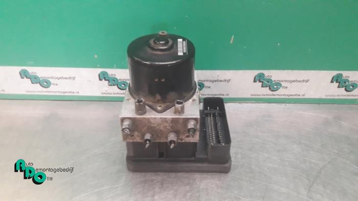 Gebrauchte ABS Pumpe Mazda 5 (CR19) 2.0i 16V Preis € 40,00 Margenregelung angeboten von Autodemontagebedrijf Otte