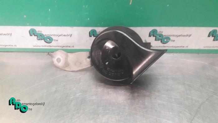 Używane Klakson Mazda 5 (CR19) 2.0i 16V Cena € 10,00 Procedura marży oferowane przez Autodemontagebedrijf Otte