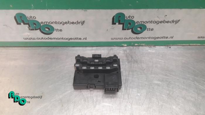 Begagnade Styrvinkelsensor Volkswagen Touran (1T1/T2) 1.6 FSI 16V Pris € 15,00 Marginaltabell erbjuds av Autodemontagebedrijf Otte