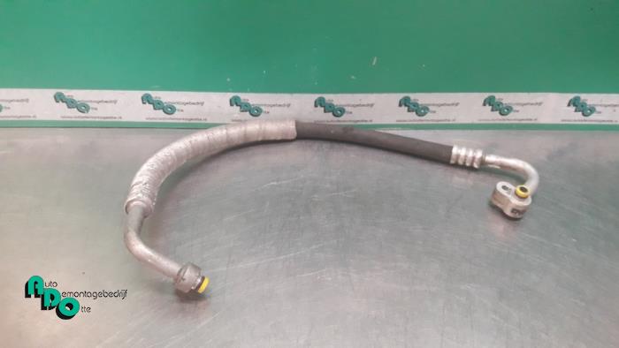 Air conditioning line from a Volkswagen Touran (1T1/T2) 1.6 FSI 16V 2004