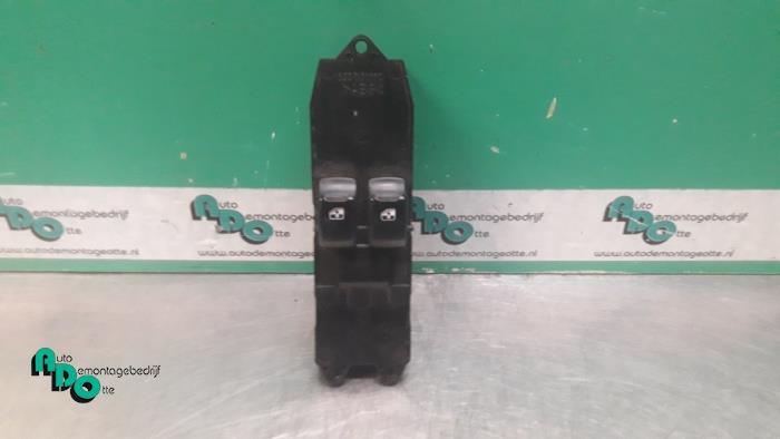 Usados Interruptor de ventanilla eléctrica Chevrolet Tacuma 1.6 16V Precio € 20,00 Norma de margen ofrecido por Autodemontagebedrijf Otte