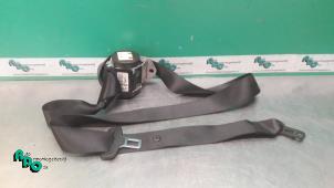 Used Rear seatbelt, left BMW 1 serie (E87/87N) 116i 1.6 16V Price € 25,00 Margin scheme offered by Autodemontagebedrijf Otte