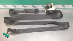 Used Front seatbelt, right Mercedes A (W169) 1.5 A-150 5-Drs. Price € 25,00 Margin scheme offered by Autodemontagebedrijf Otte