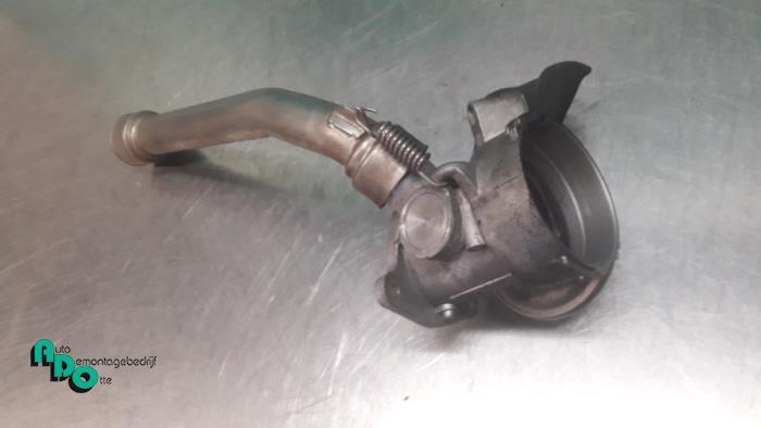 Usagé Valve RGE Mercedes C (W203) 2.2 C-200 CDI 16V Prix € 40,00 Règlement à la marge proposé par Autodemontagebedrijf Otte