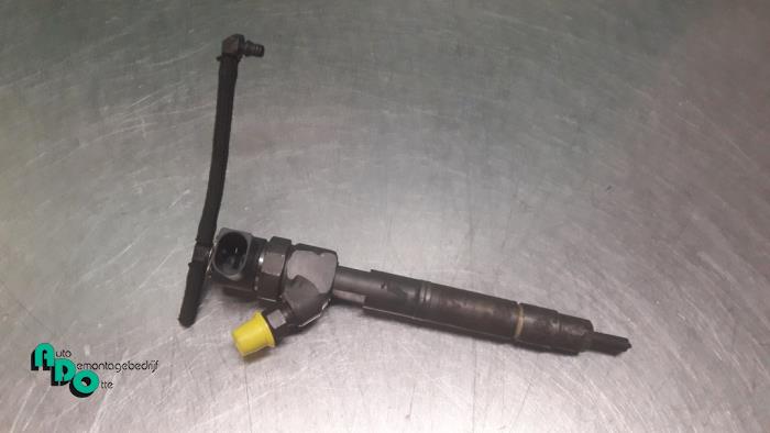 Usagé Injecteurs Mercedes C (W203) 2.2 C-200 CDI 16V Prix € 100,00 Règlement à la marge proposé par Autodemontagebedrijf Otte