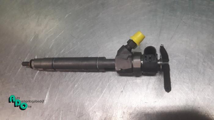 Usagé Injecteurs Mercedes C (W203) 2.2 C-200 CDI 16V Prix € 100,00 Règlement à la marge proposé par Autodemontagebedrijf Otte