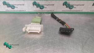 Used Heater resistor Mercedes A (W169) 1.5 A-150 5-Drs. Price € 15,00 Margin scheme offered by Autodemontagebedrijf Otte