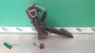 Used Throttle pedal position sensor Mercedes A (W169) 1.5 A-150 5-Drs. Price € 20,00 Margin scheme offered by Autodemontagebedrijf Otte