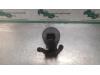 Windscreen washer pump from a Renault Clio III Estate/Grandtour (KR) 1.2 16V TCE 100 2009
