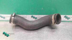 Used Air intake hose Renault Clio III Estate/Grandtour (KR) 1.2 16V TCE 100 Price € 10,00 Margin scheme offered by Autodemontagebedrijf Otte