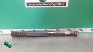Used Rear shock absorber, right Renault Clio III Estate/Grandtour (KR) 1.2 16V TCE 100 Price € 15,00 Margin scheme offered by Autodemontagebedrijf Otte