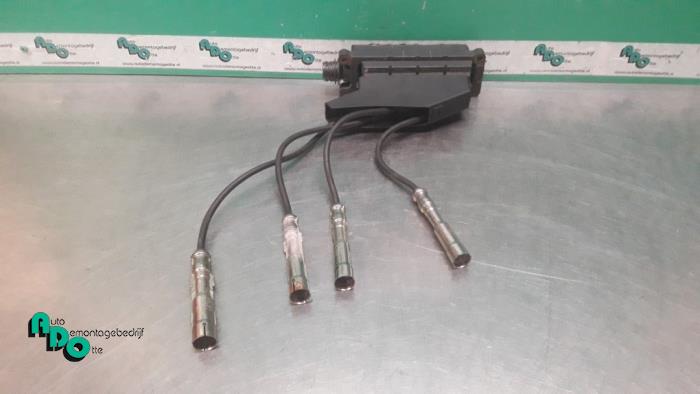 Ignition coil from a BMW 3 serie Touring (E36/3) 318i 1996