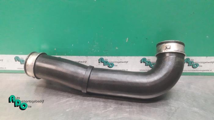 Gebrauchte Intercooler Schlauch Volkswagen Touran (1T1/T2) 1.9 TDI 105 Euro 3 Preis € 15,00 Margenregelung angeboten von Autodemontagebedrijf Otte