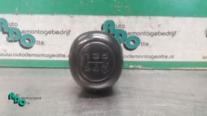Used Gear stick knob Daihatsu Cuore (L251/271/276) 1.0 12V DVVT Price € 10,00 Margin scheme offered by Autodemontagebedrijf Otte