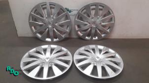 Used Wheel cover set Renault Scénic III (JZ) 1.6 16V Price € 50,00 Margin scheme offered by Autodemontagebedrijf Otte